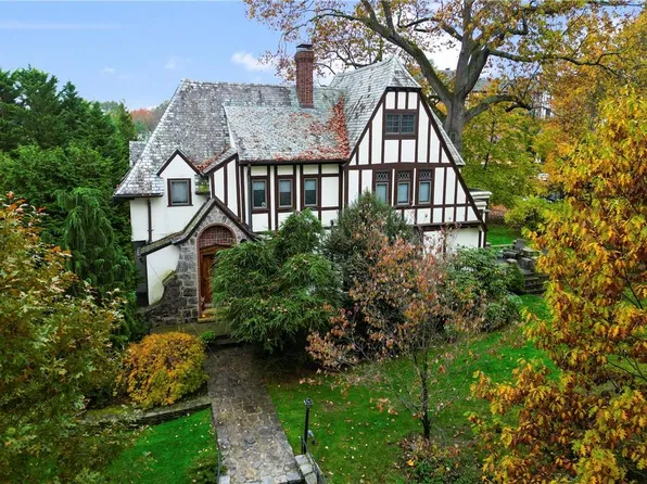 590 Monterey Avenue, Pelham, NY 10803