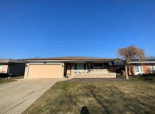 35627 Cathedral Dr, Sterling Heights, MI 48312