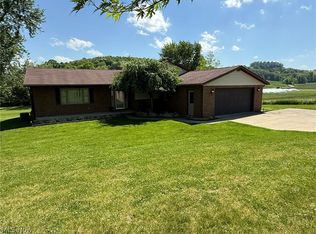 2462 Yorkview Rd SW, New Philadelphia, OH 44663