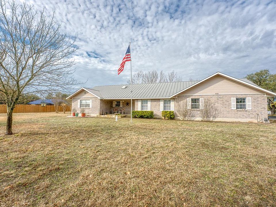 1st image of 610 Liveoak Dr