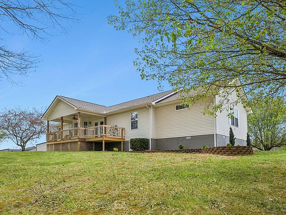 4th image of 18 Sundown Ln