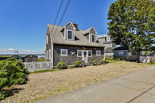 17 Harbor St Photo 1