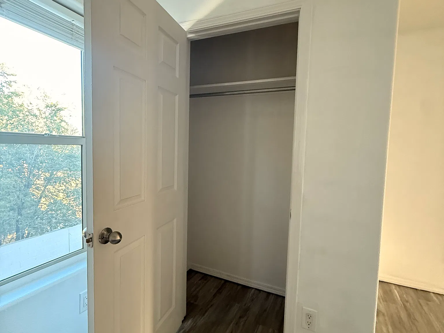 3 bed, 1834 sqft, $3,000 — Photo 2