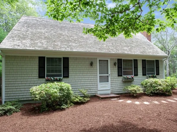 21 Oak Ridge Rd, East Sandwich, MA 02537