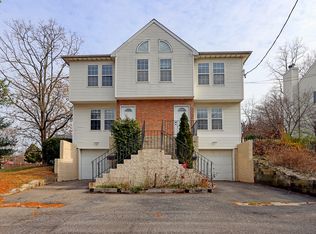 1 Putnam Ave #1A, Glen Cove, NY 11542