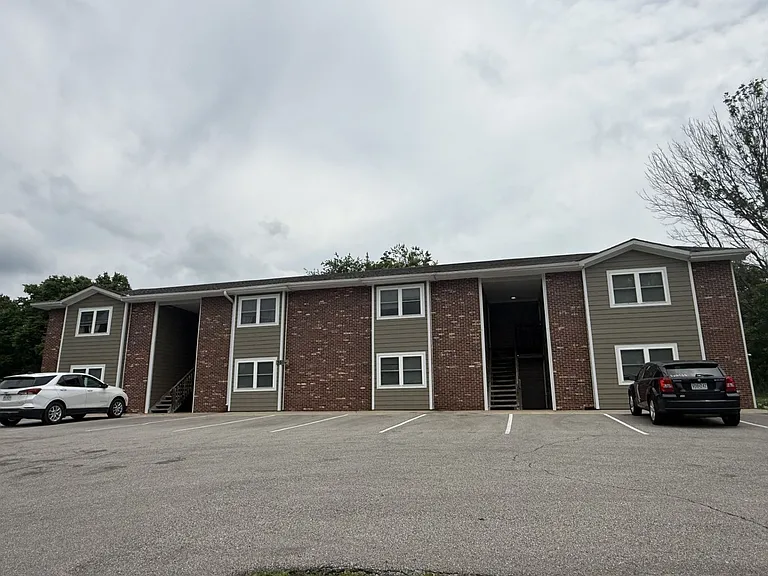 Rock Quarry Village — Photo 29