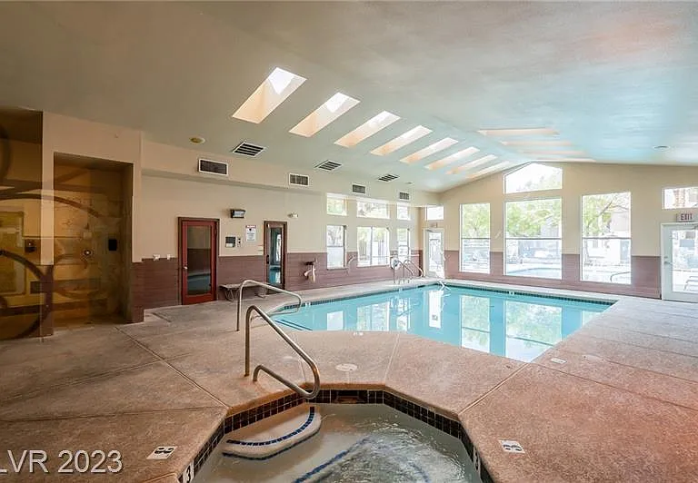 2750 S Durango Dr — Photo 31