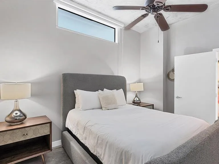 525 E Jackson St #405 — Photo 24