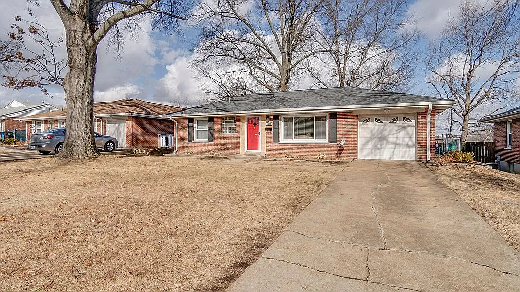 9425 Eucalyptus Dr photo 1