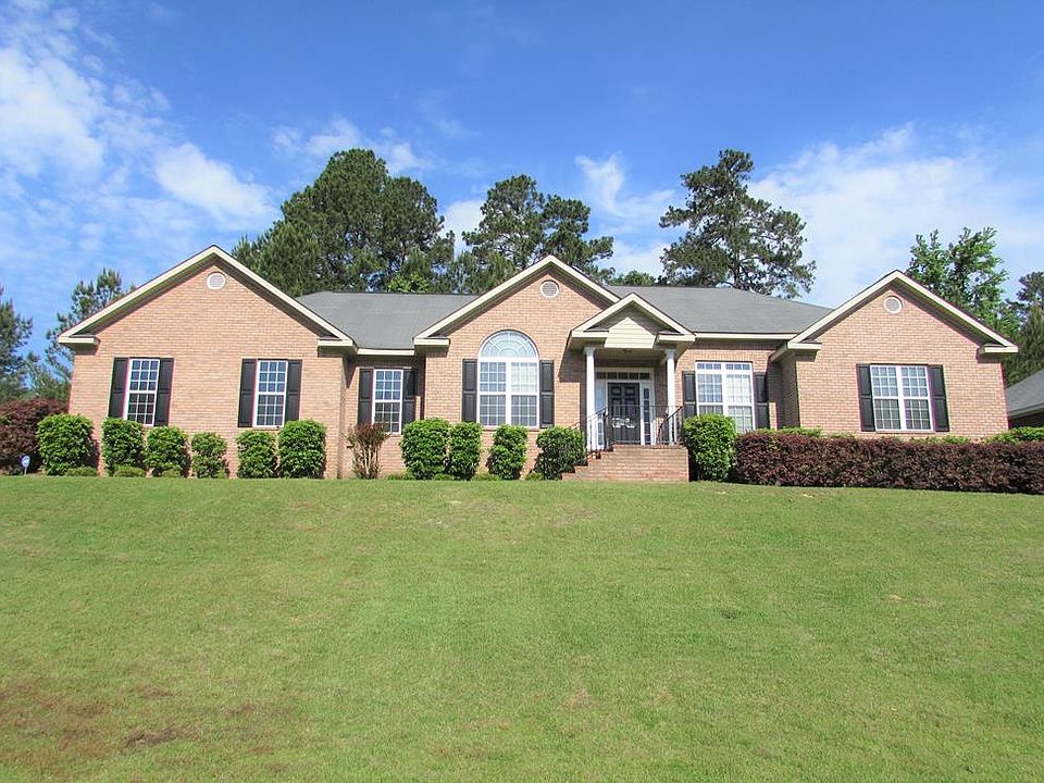 1st image of 615 Surrey Ln