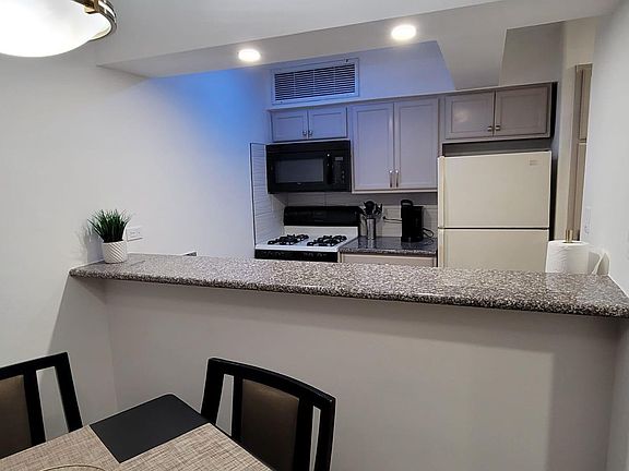4th image of 401 E Ringgold Rd #506