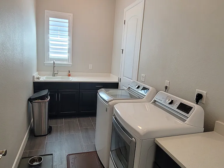 8005 S Kewaunee St — Photo 11