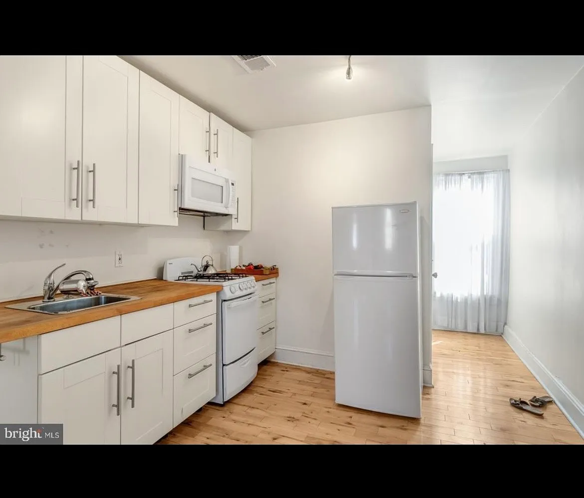 1 bed, $1,300 — Photo 3