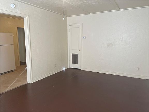 2nd image of 1105 E Arkansas St
