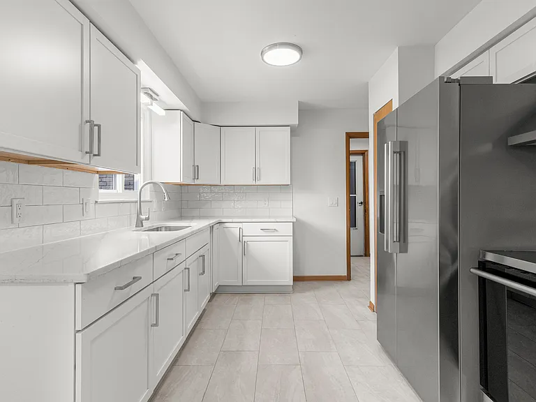 20325 Westview Dr — Photo 15
