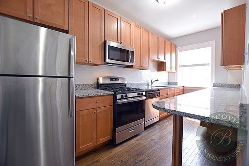 4th image of 1100 W Glenlake Ave #1