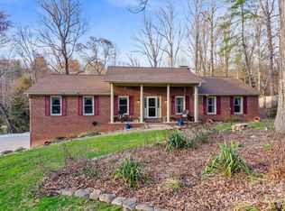 11 High Meadows Dr, Candler, NC 28715