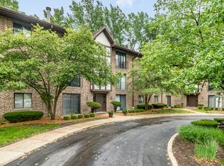 44 Harbor Ct APT 204, Naperville, IL 60565
