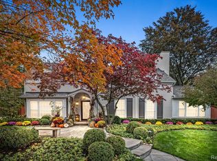 556 Tooting Ln, Birmingham, MI