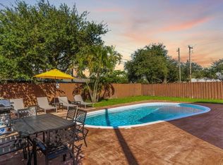 7711 Atlanta St, Hollywood, FL 33024