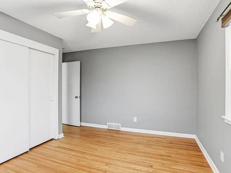 125 7th Ave SE #3 — Photo 8