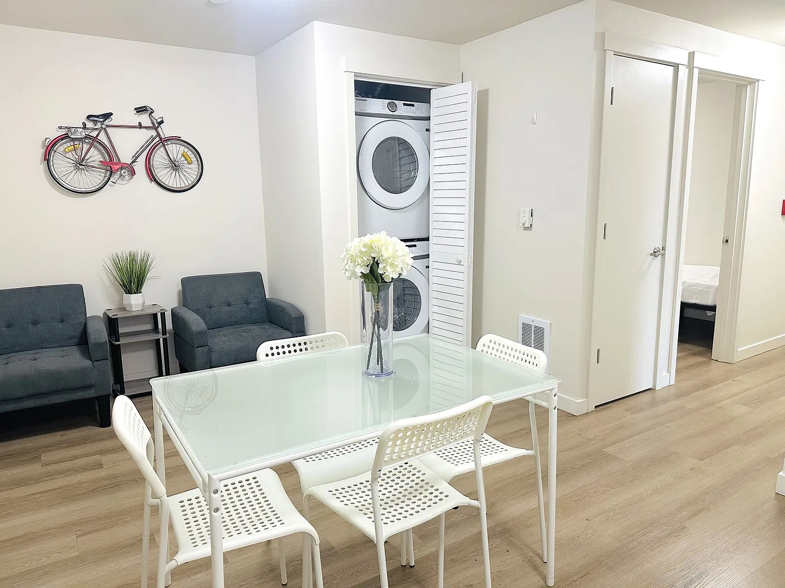 Radian Apartments — Photo 2