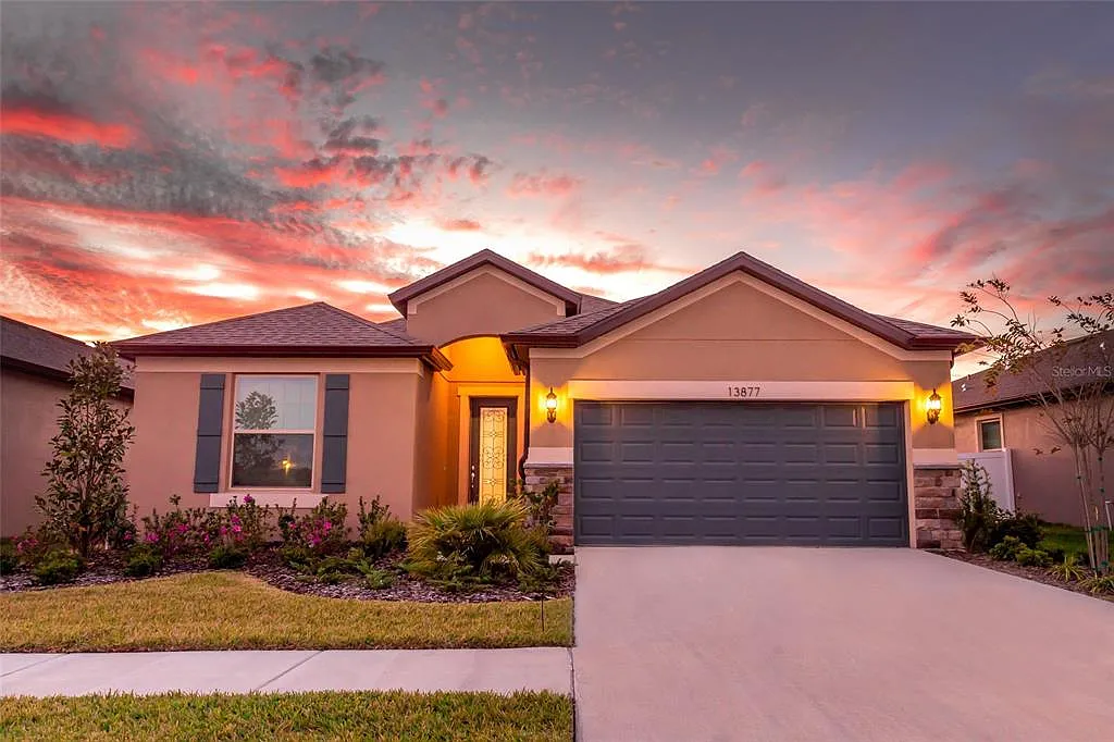 3 bed, 2.0 bath, 2000 sqft, $2,795 — Photo 1