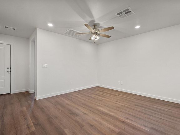 5th image of 2305 Eureka Ave