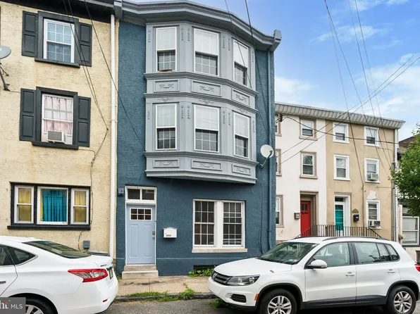 4411 Baker St, Philadelphia, PA 19127