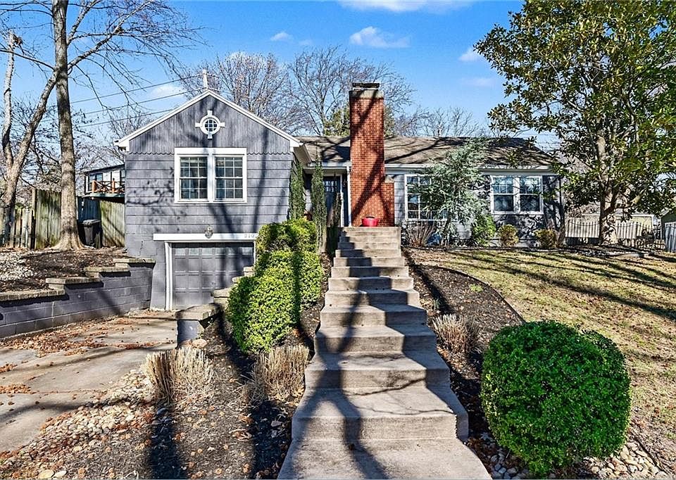 1st image of 210 E Winthrope Rd