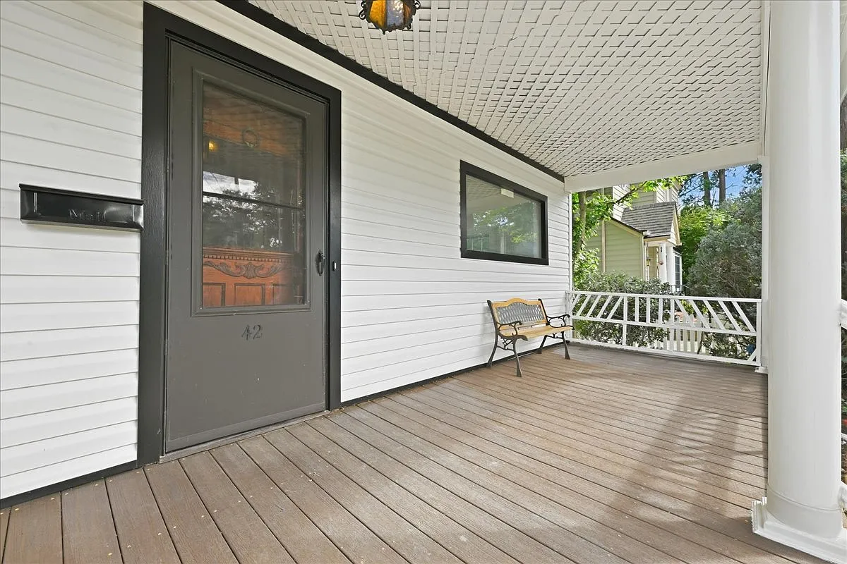 3 bed, 1610 sqft, $5,500 — Photo 3