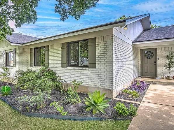 1701 N Oak Street, Burnet, TX 78611