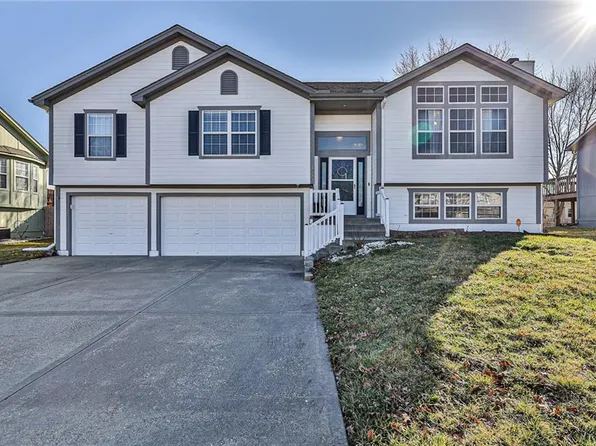 1303 Birch Dr, Greenwood, MO 64034