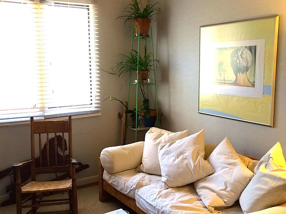 5th image of 2732 E Helen St #2