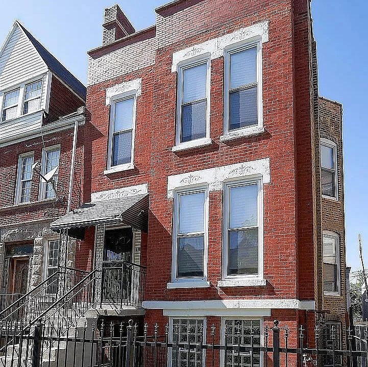 1st image of 2706 W Warren Blvd #1