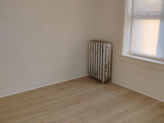 4th image of 323 W Lehman St APT 6