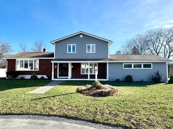 51 Feno Ct, Somerset, MA 02726