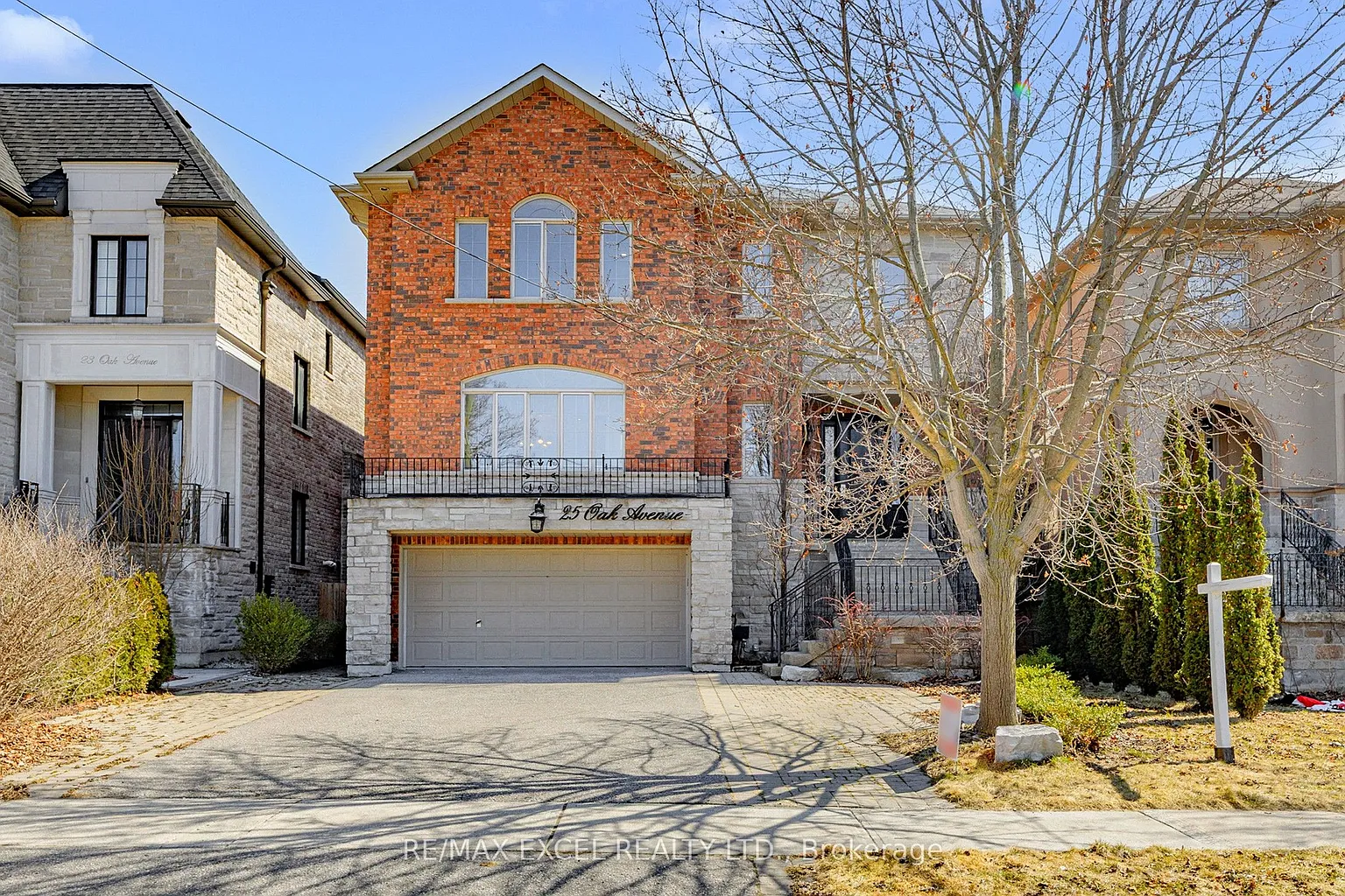 25 Oak Ave photo 1
