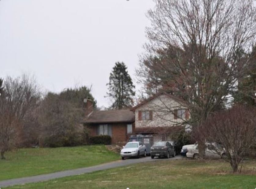 2nd image of 122 Lower Hopewell Rd