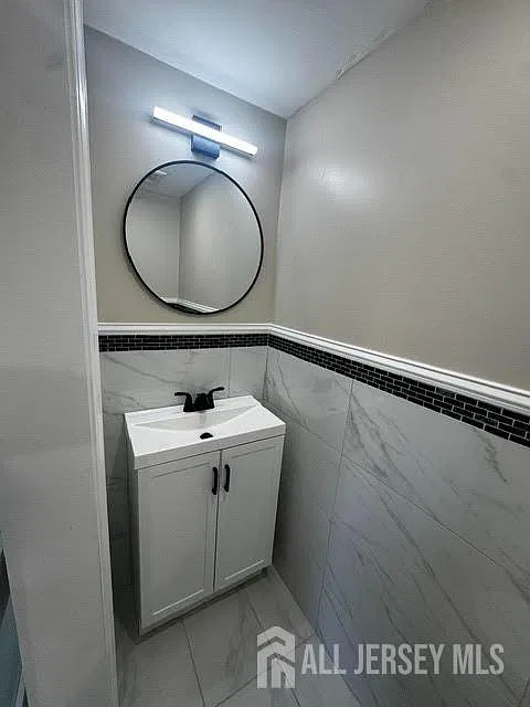 2 bed, 1.5 bath, $2,350 — Photo 2