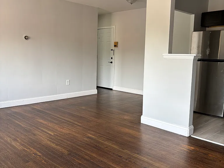 538 W 7th St #B1 — Photo 3