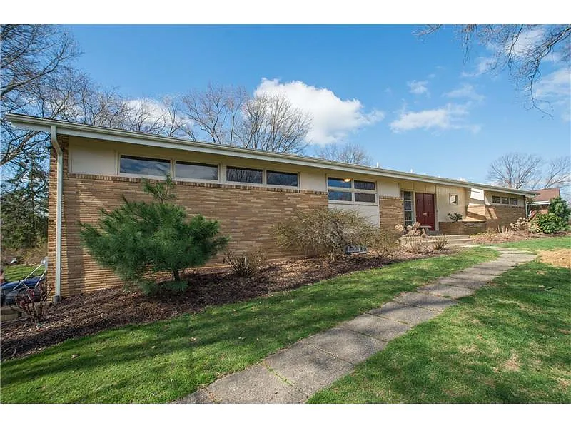 231 Ridgeview Dr photo 1