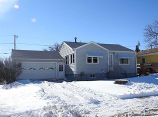 1707 Walnut Dr, Cheyenne, WY 82001