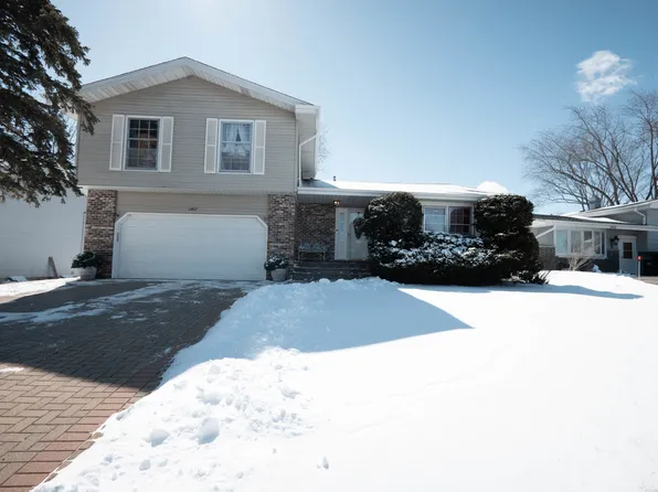 2407 Valley Dr, Lindenhurst, IL 60046