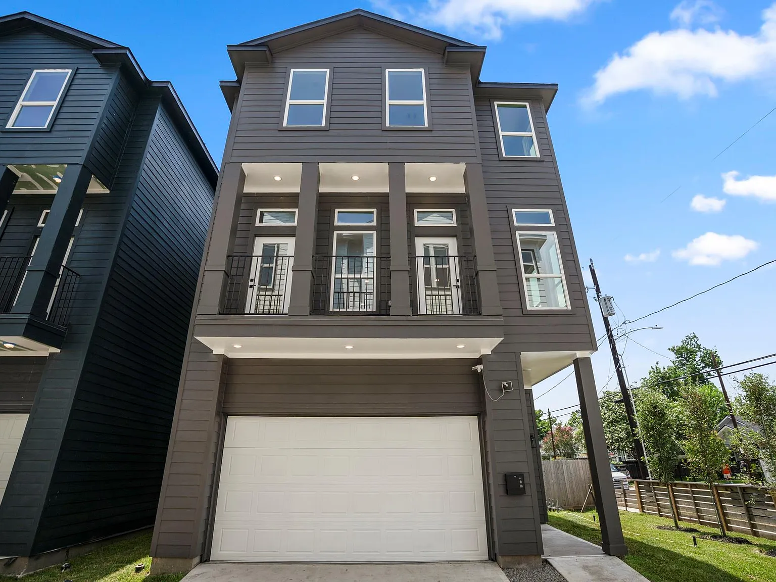3 bed, 3.5 bath, $2,950 — Photo 2