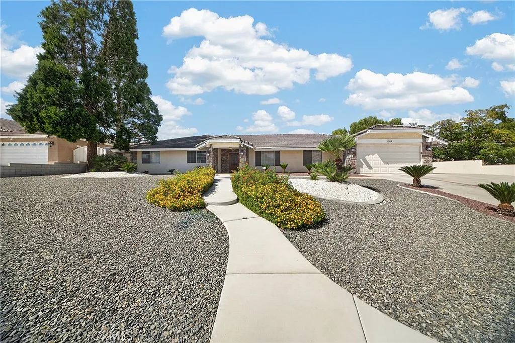 3 bed, 2.5 bath, 2030 sqft, $3,000 — Photo 1