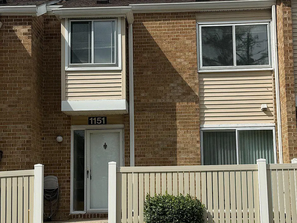 1151 Golden Pond Ct