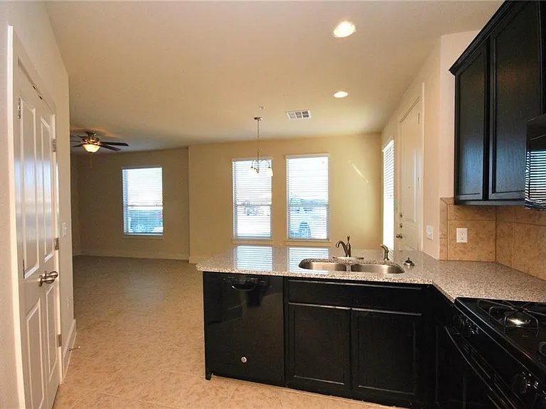 2222 Creekside Ln #C — Photo 9