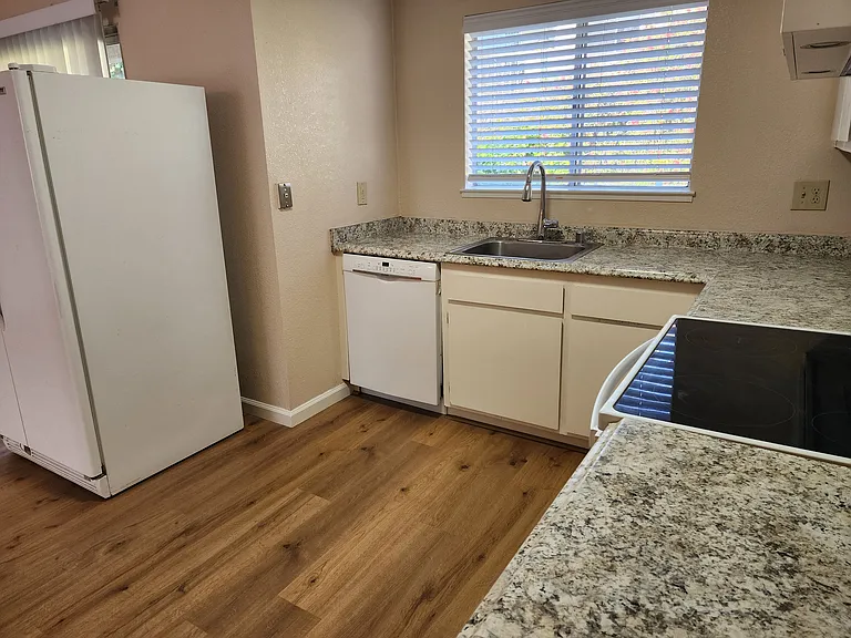 725 Pope Dr #C — Photo 10