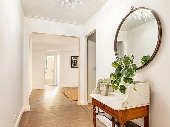 349 E 49th St APT 4L, New York, NY 10017